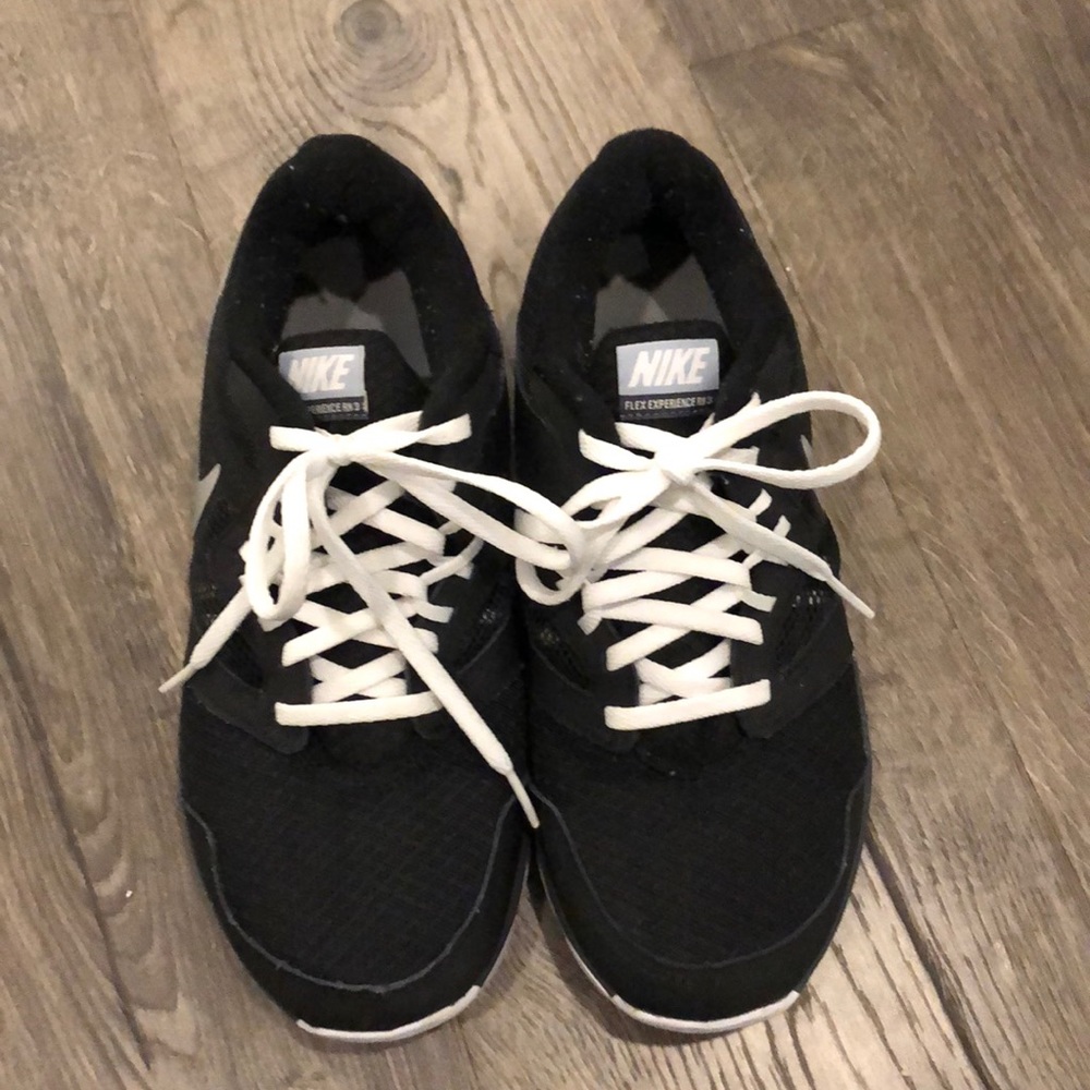 Nike women’s sneakers